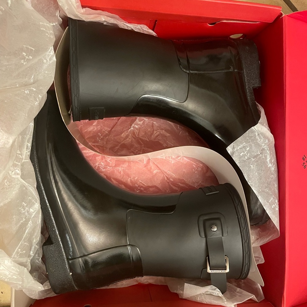 Black Hunter Refined Short Boots size 8 rain boots